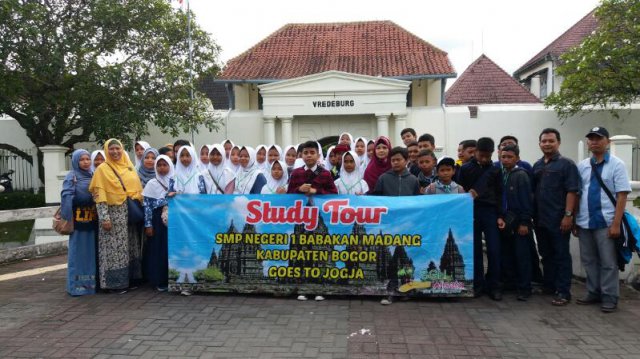 Study Tour 2017 Goes To Yogyakarta